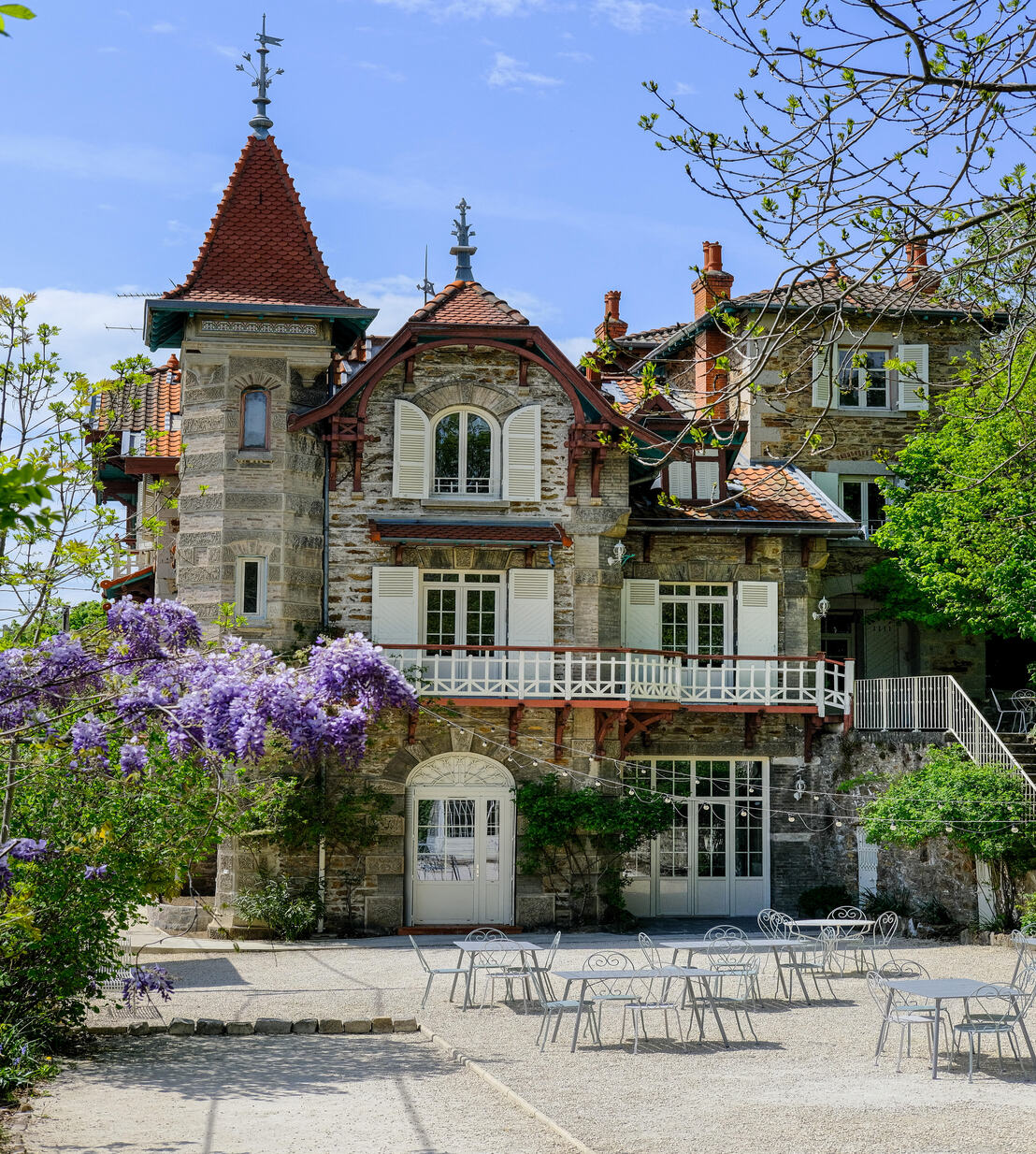 Réception de mariage à la Villa Rose, domaine de prestige en Auvergne-Rhône-Alpes proche de Lyon.